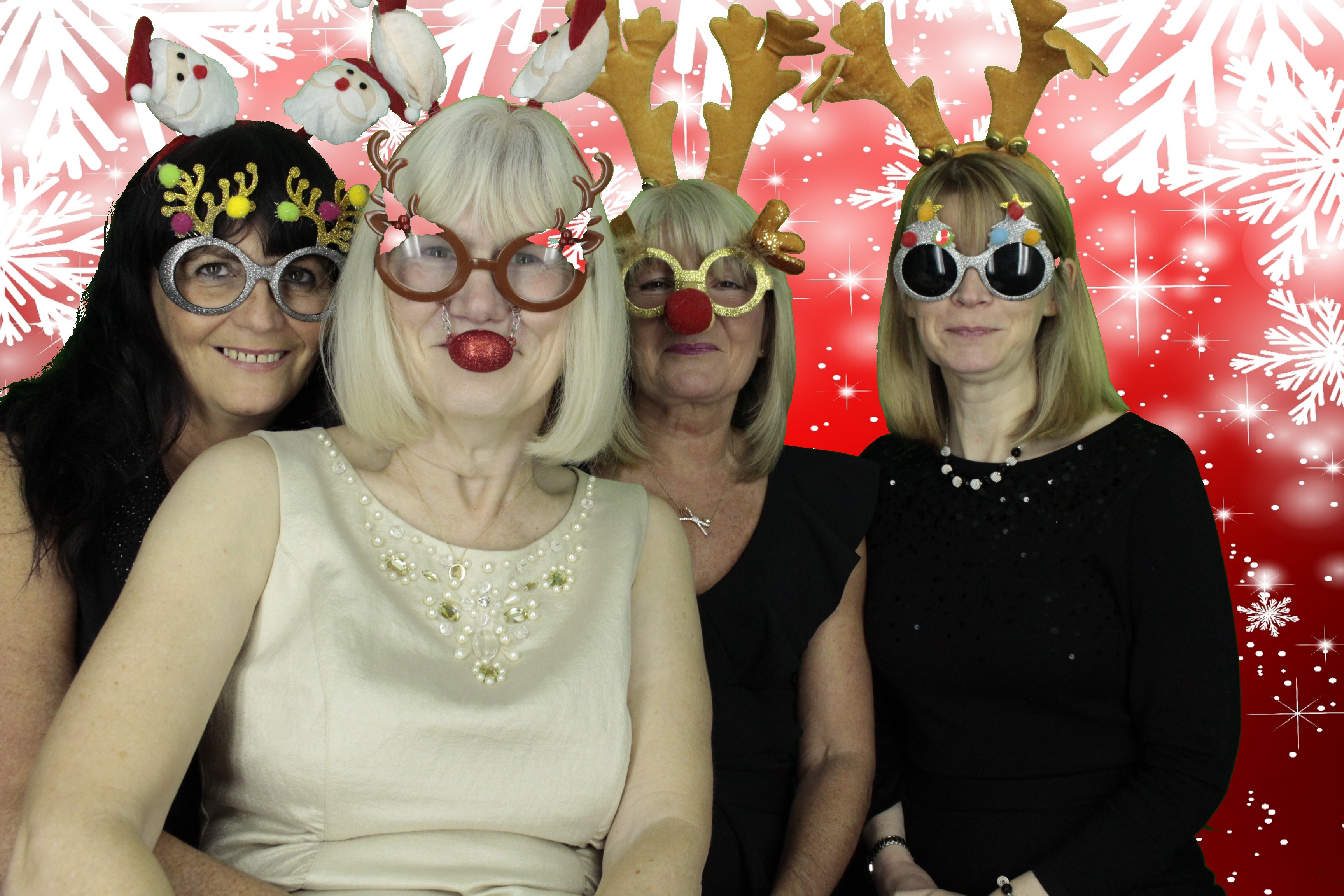 Silvermere Christmas Party | View more photos from the event at gallery.myphotoboothexperience.co.uk/u/MyPhotoBoothExperienceLtd/Silvermere-Christmas-Party-2
